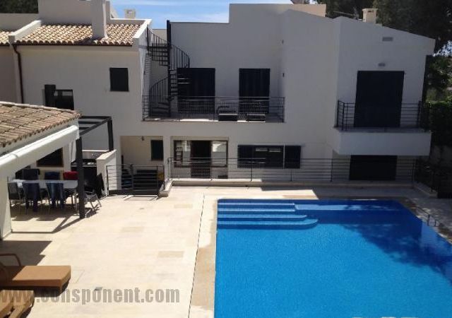 casa con piscina consponent